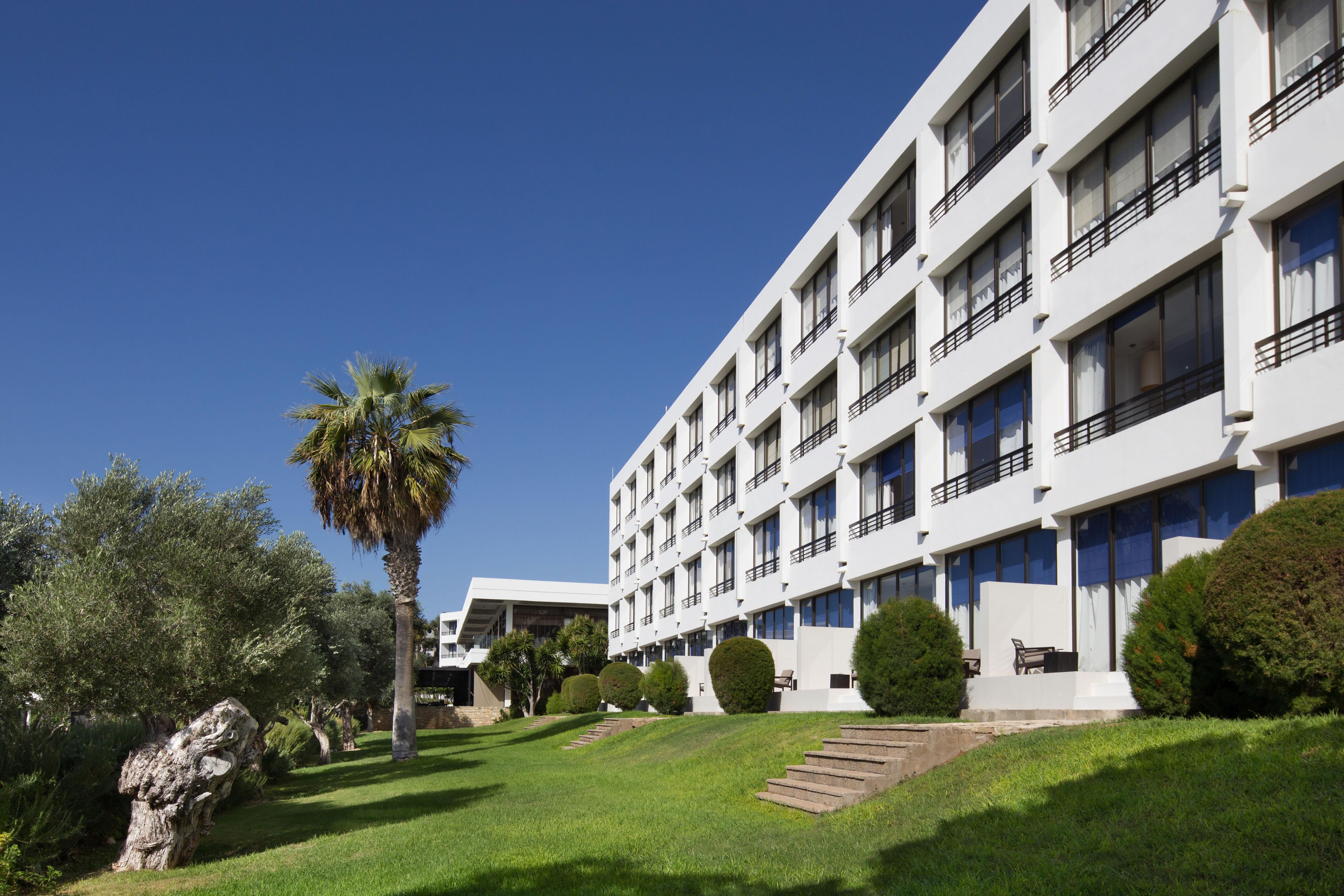 Almyra Hotel Paphos Kültér fotó The hotel