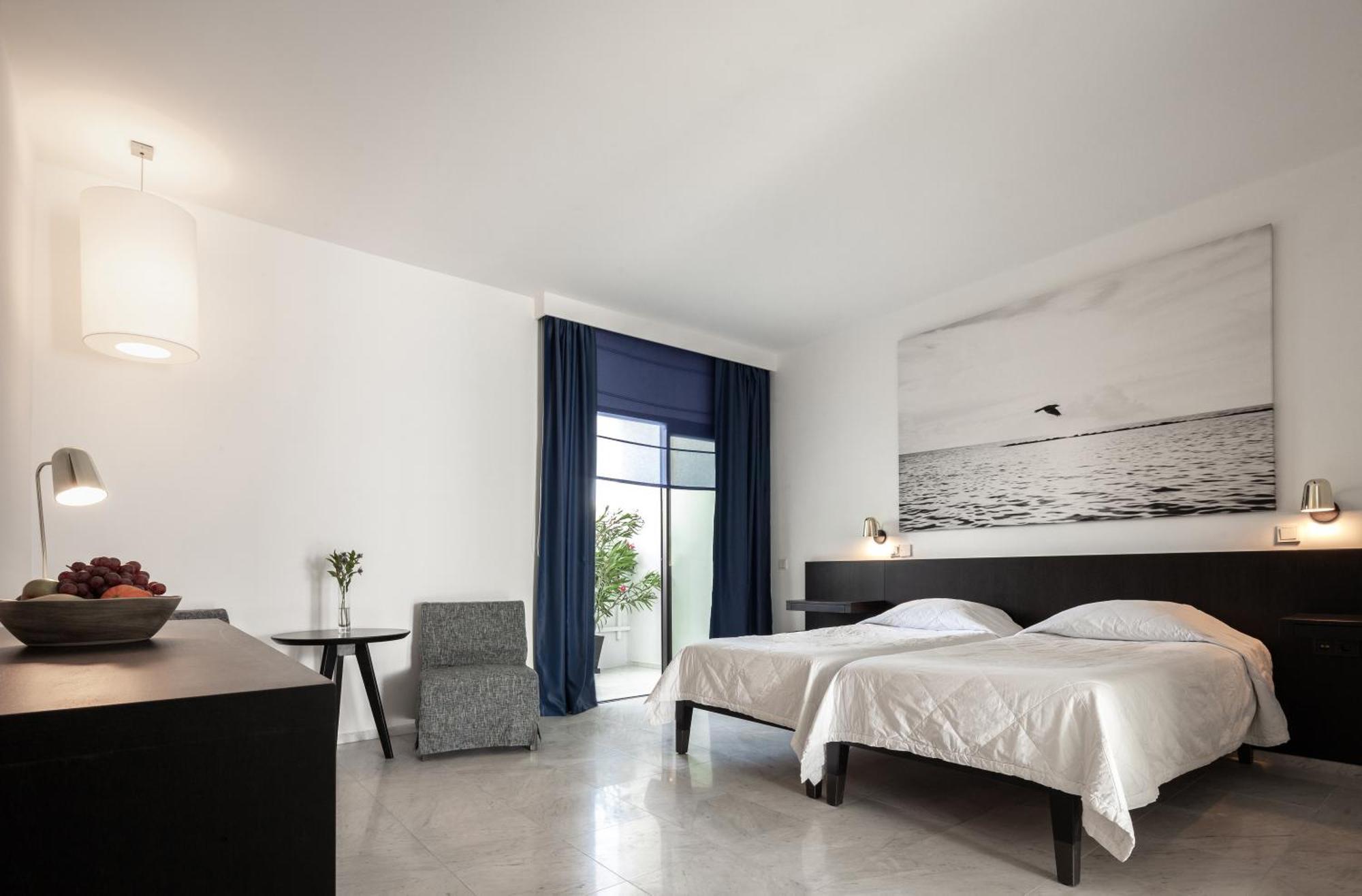Almyra Hotel Paphos Kültér fotó