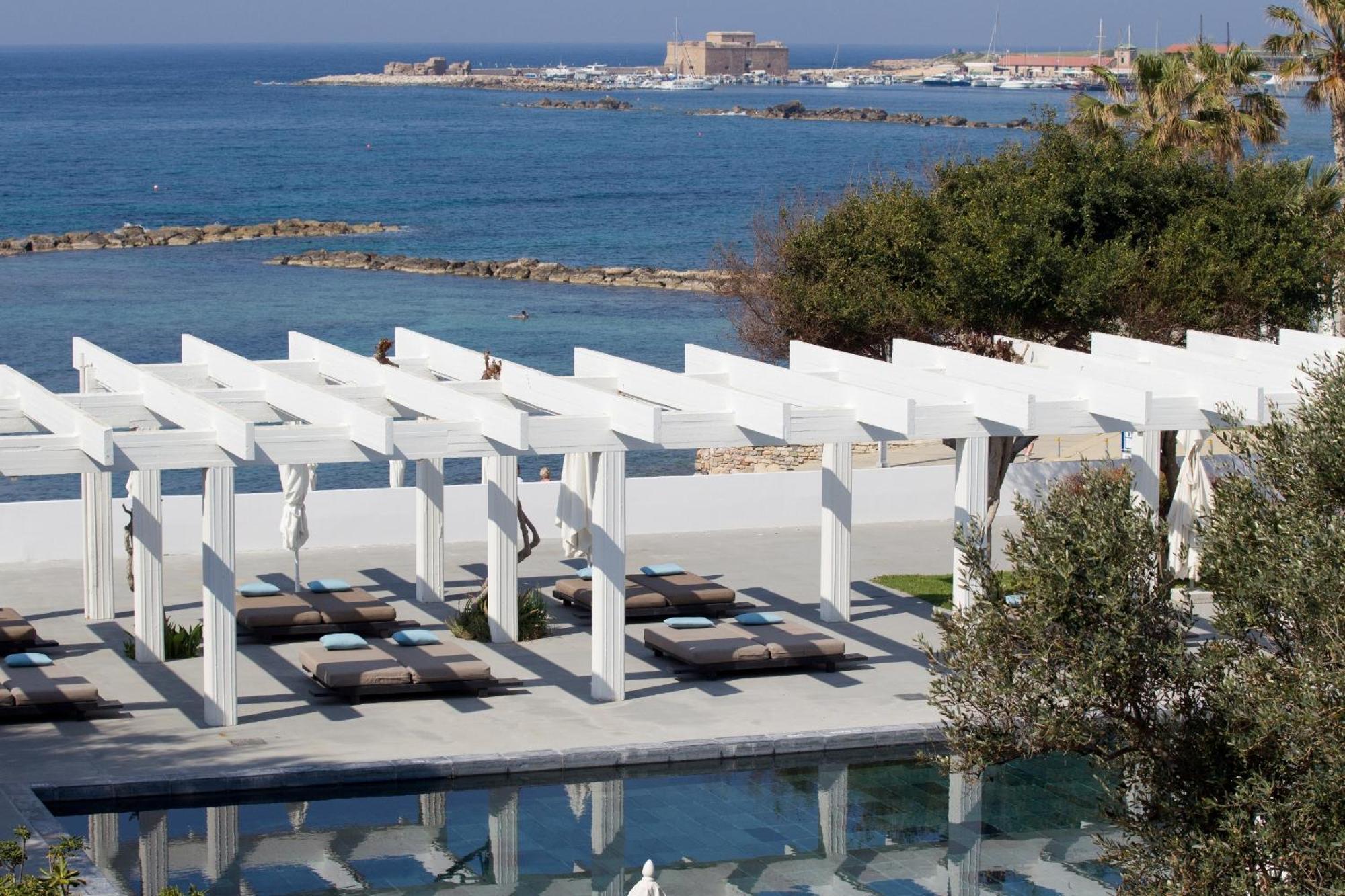 Almyra Hotel Paphos Kültér fotó The beach at the hotel